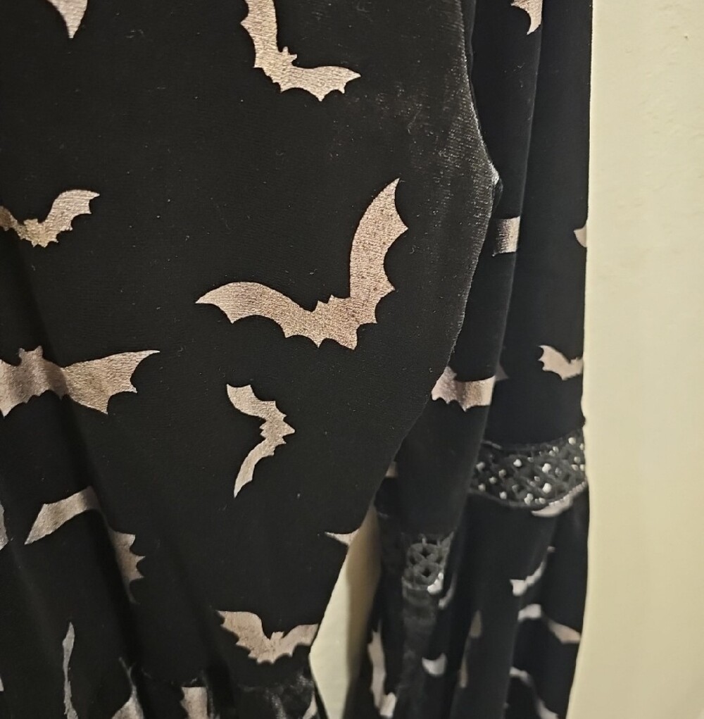 Stylish Black Velvet Dress with Silver Bat Print - Picture 5 of 6